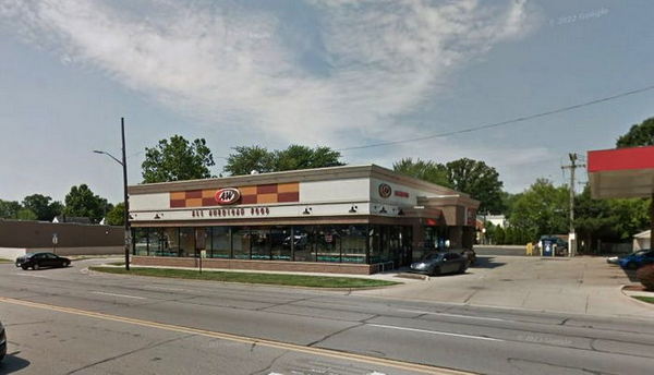A&W Restaurant - Lincoln Park - 3860 Dix Hwy (newer photo)